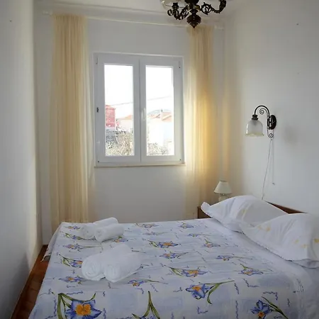 Neda Apartment *